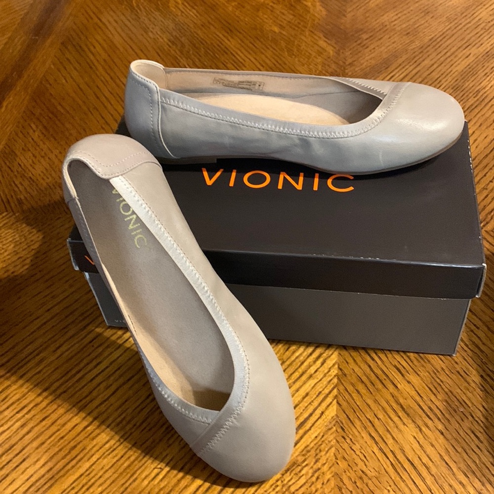 Vionic Carrol Leather Ballet Flats